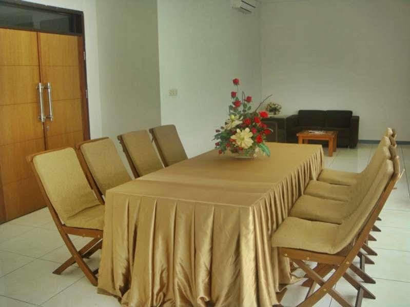 Marciella Hotel Bandung Buitenkant foto