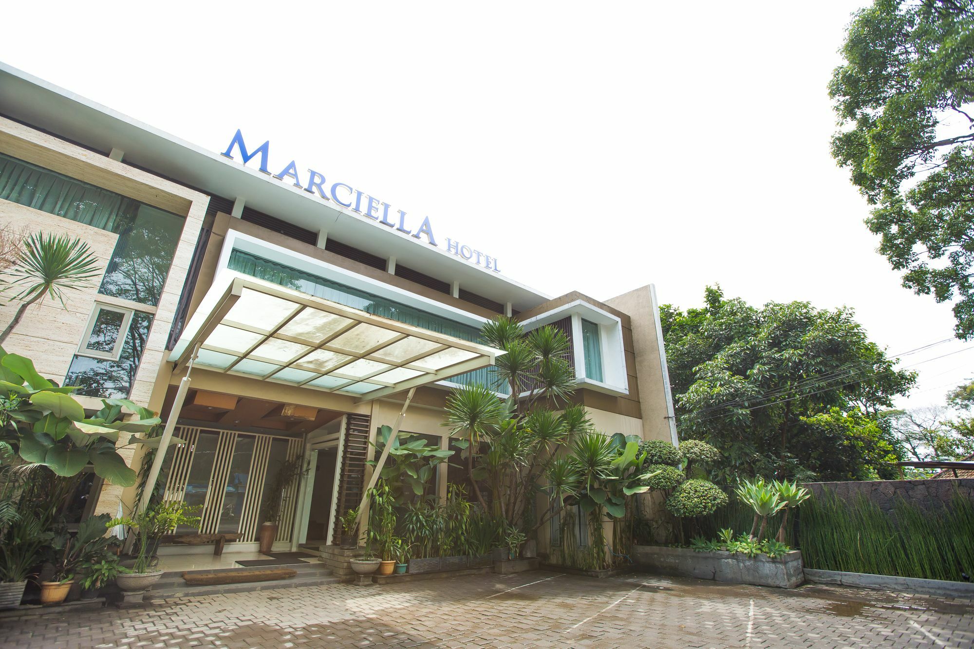 Marciella Hotel Bandung Buitenkant foto